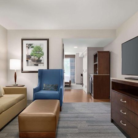 Hilton Garden Inn Stony Brook Eksteriør billede
