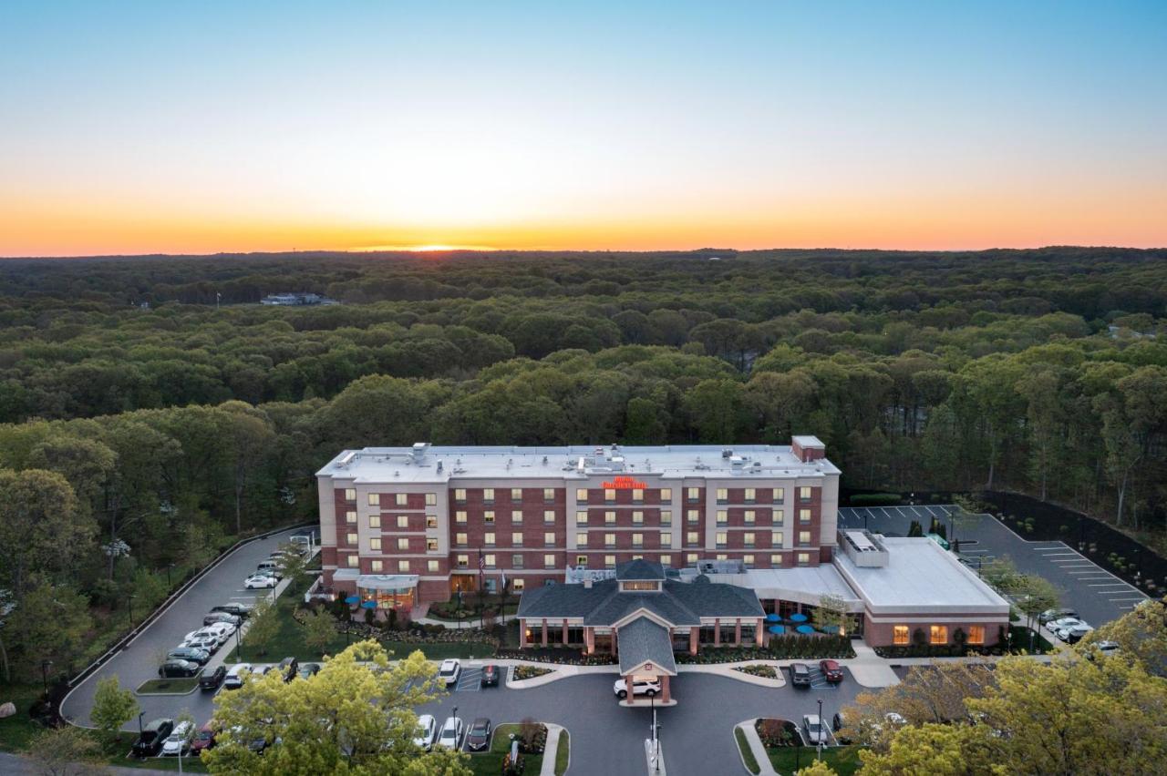 Hilton Garden Inn Stony Brook Eksteriør billede