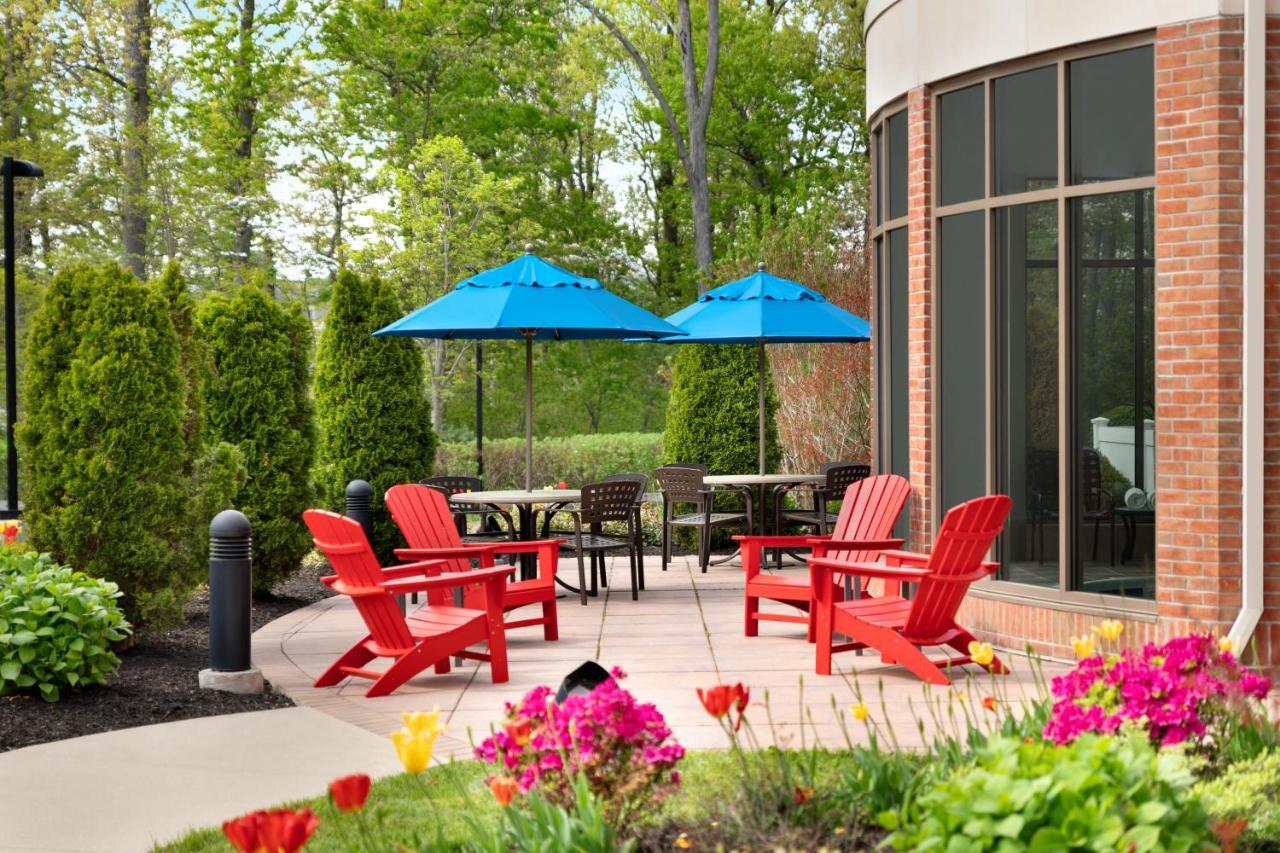 Hilton Garden Inn Stony Brook Eksteriør billede