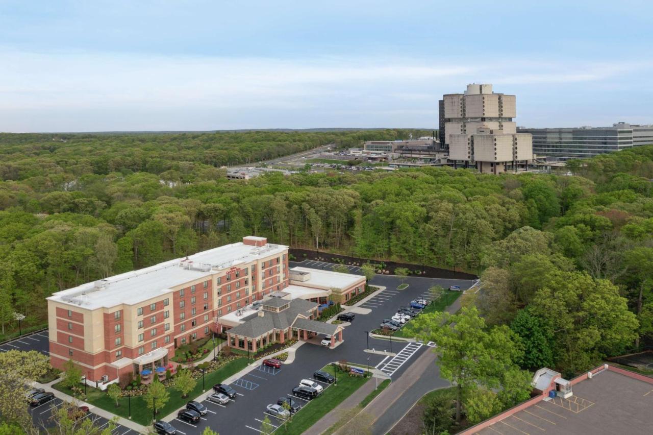 Hilton Garden Inn Stony Brook Eksteriør billede