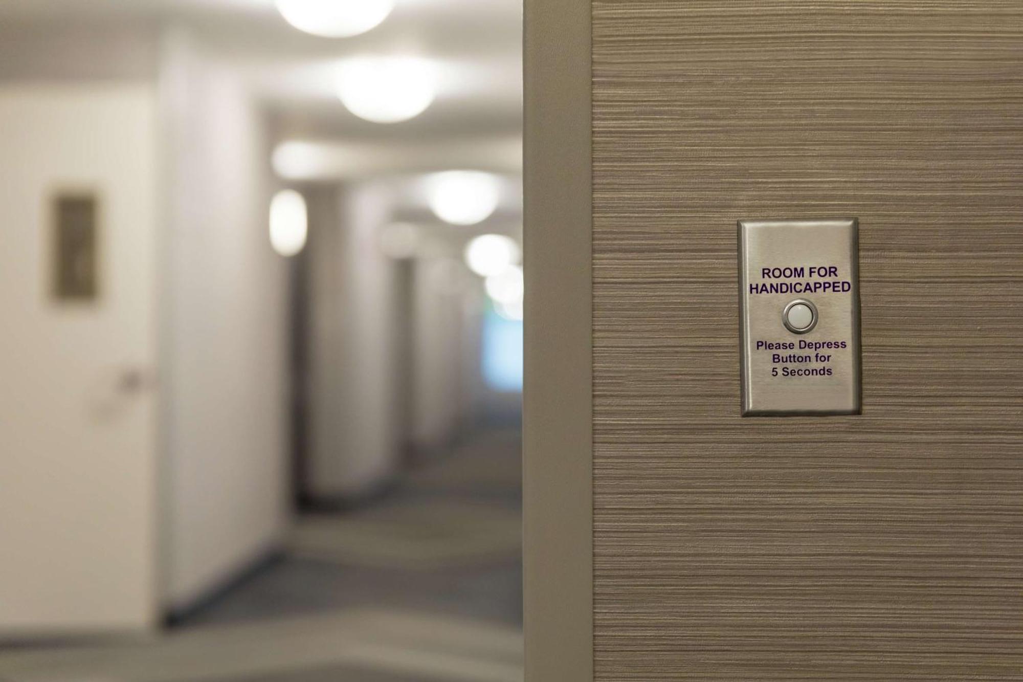 Hilton Garden Inn Stony Brook Eksteriør billede