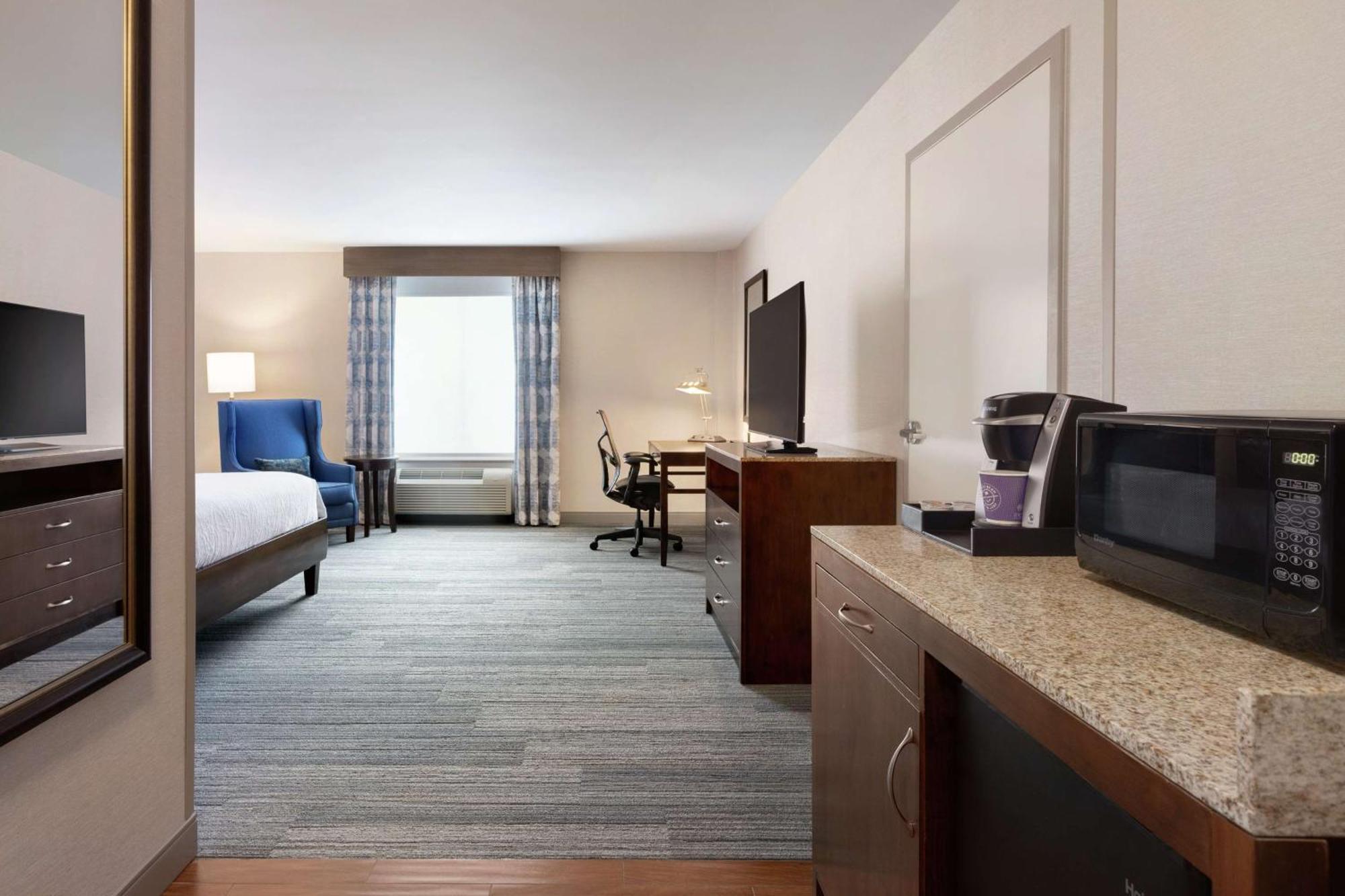 Hilton Garden Inn Stony Brook Eksteriør billede
