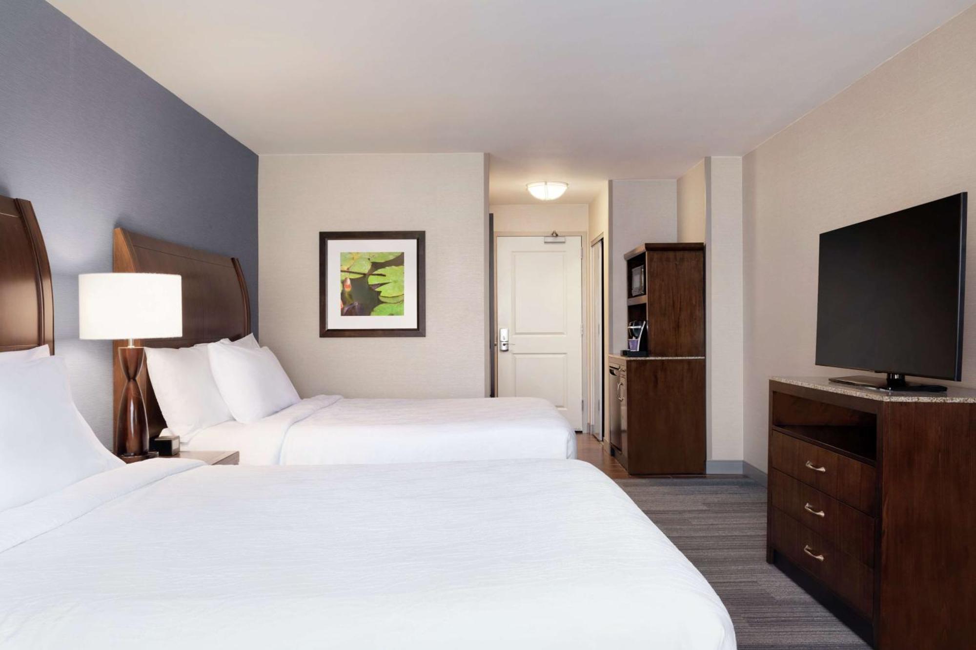 Hilton Garden Inn Stony Brook Eksteriør billede