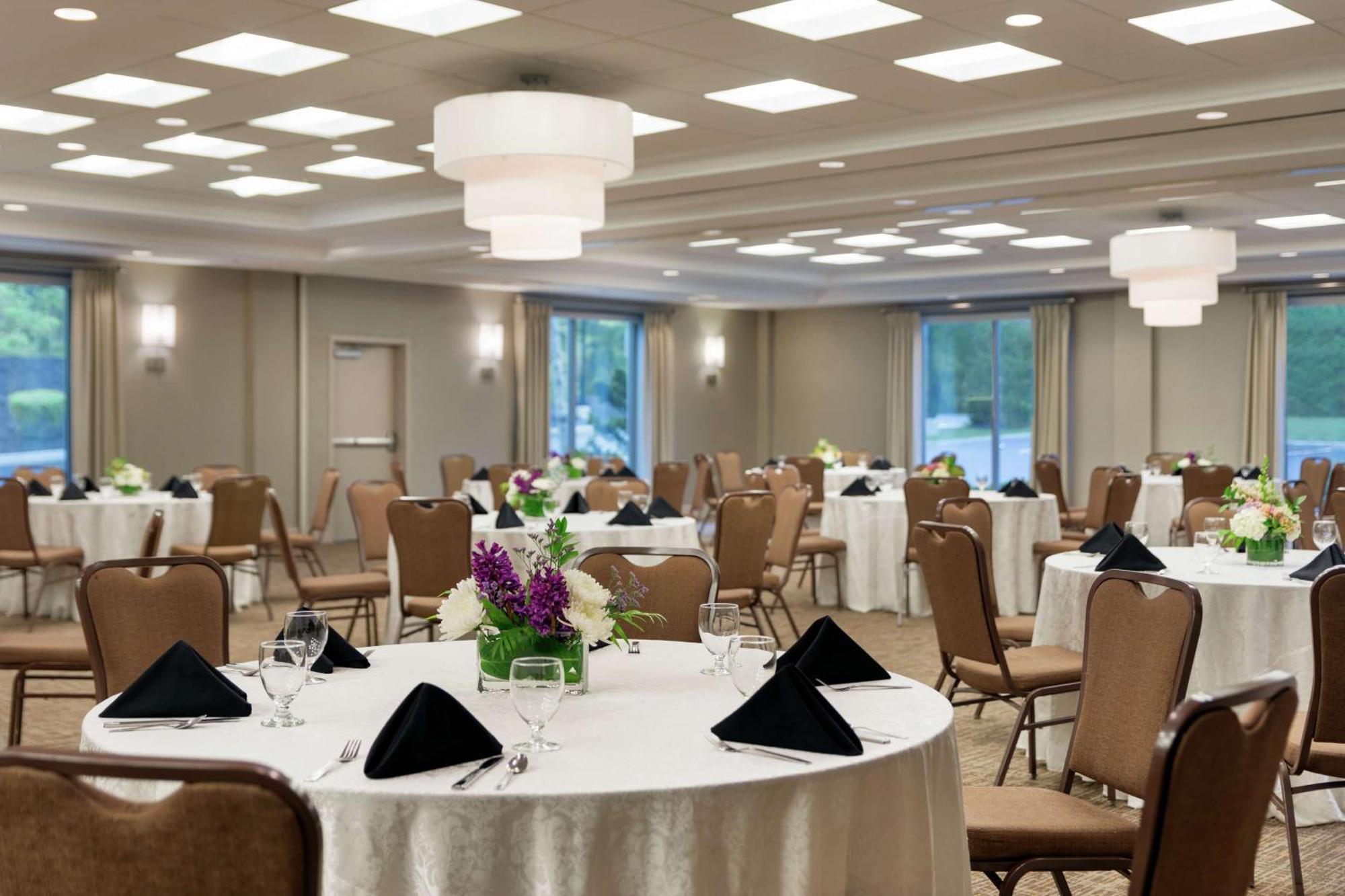 Hilton Garden Inn Stony Brook Eksteriør billede