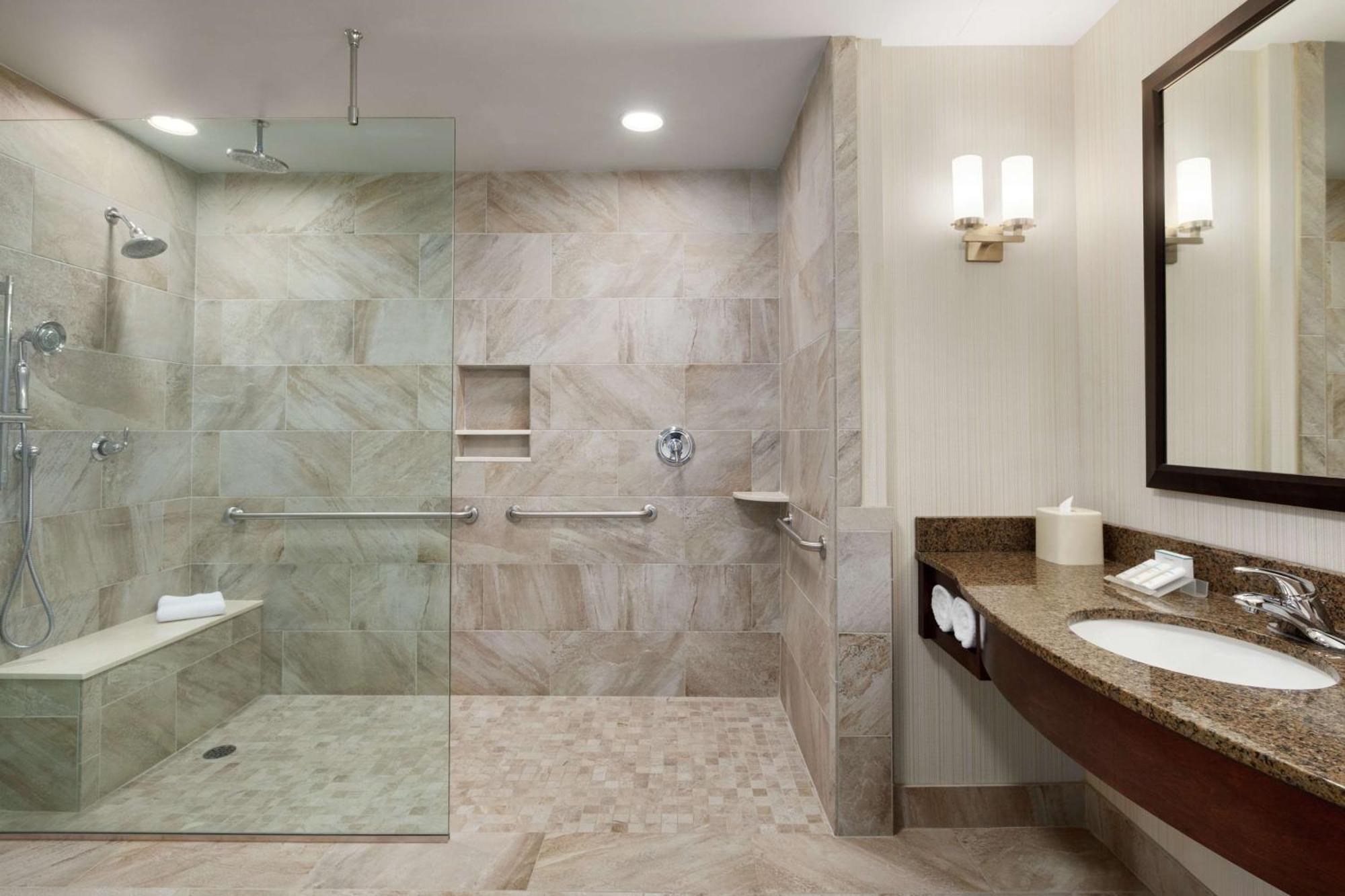 Hilton Garden Inn Stony Brook Eksteriør billede