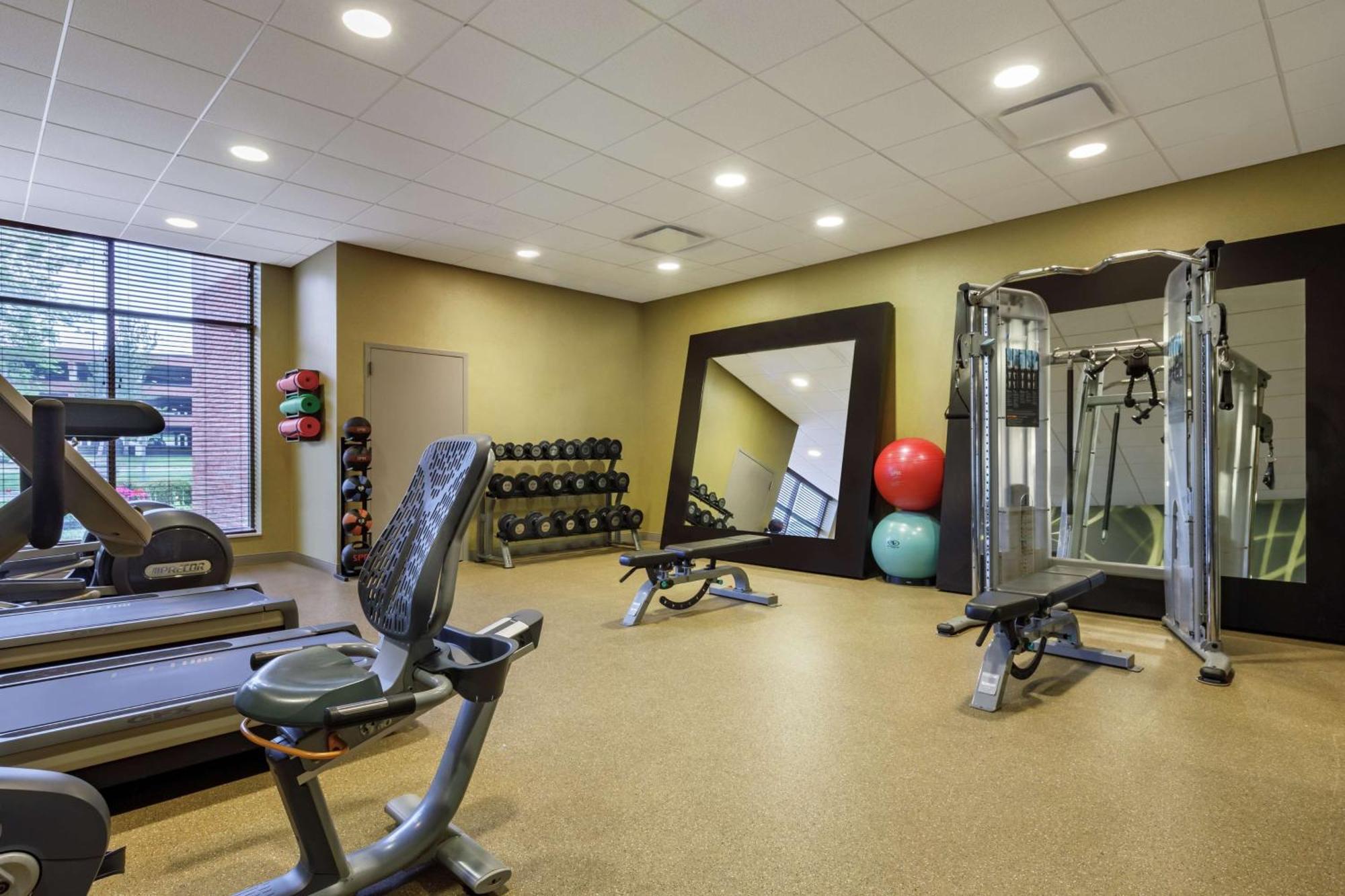 Hilton Garden Inn Stony Brook Eksteriør billede