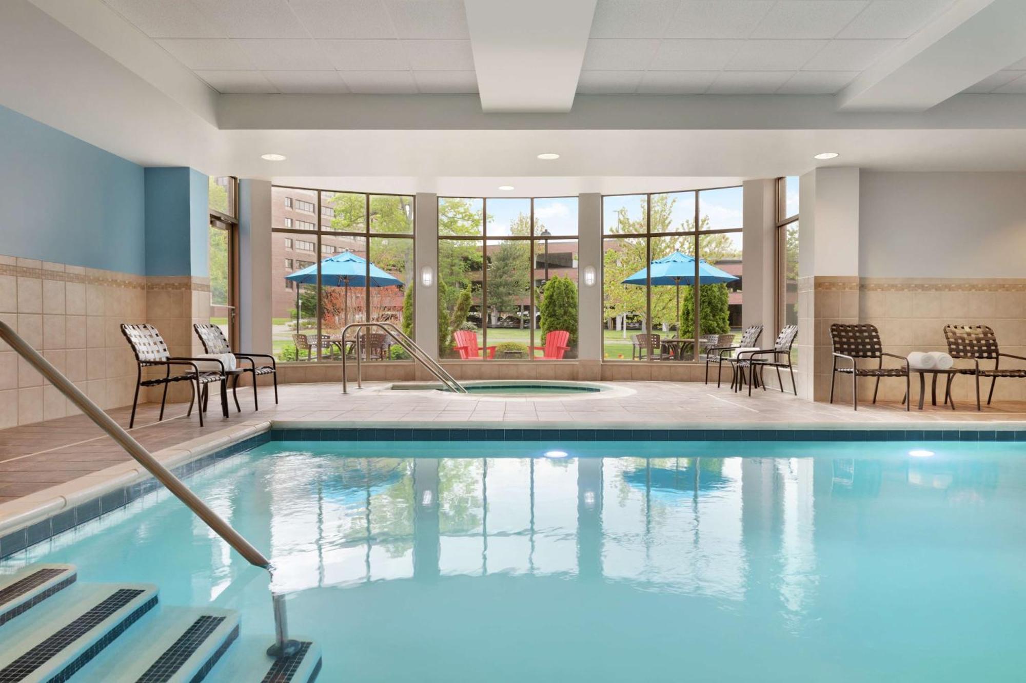 Hilton Garden Inn Stony Brook Eksteriør billede