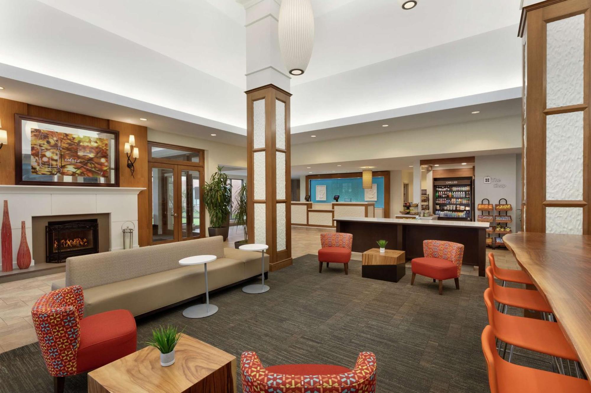 Hilton Garden Inn Stony Brook Eksteriør billede