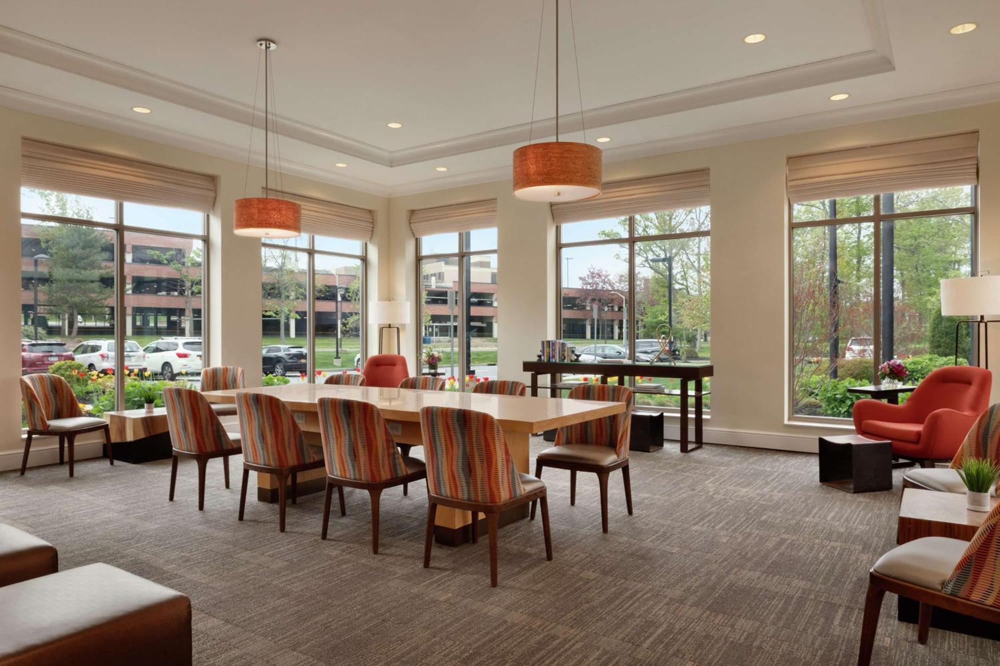 Hilton Garden Inn Stony Brook Eksteriør billede