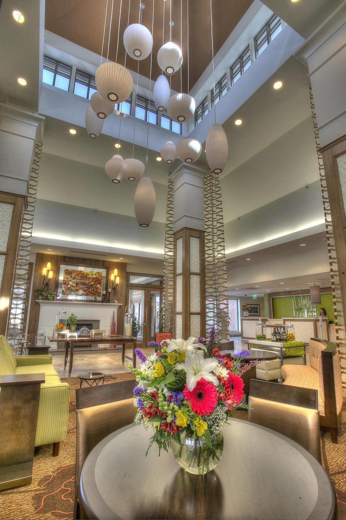 Hilton Garden Inn Stony Brook Eksteriør billede