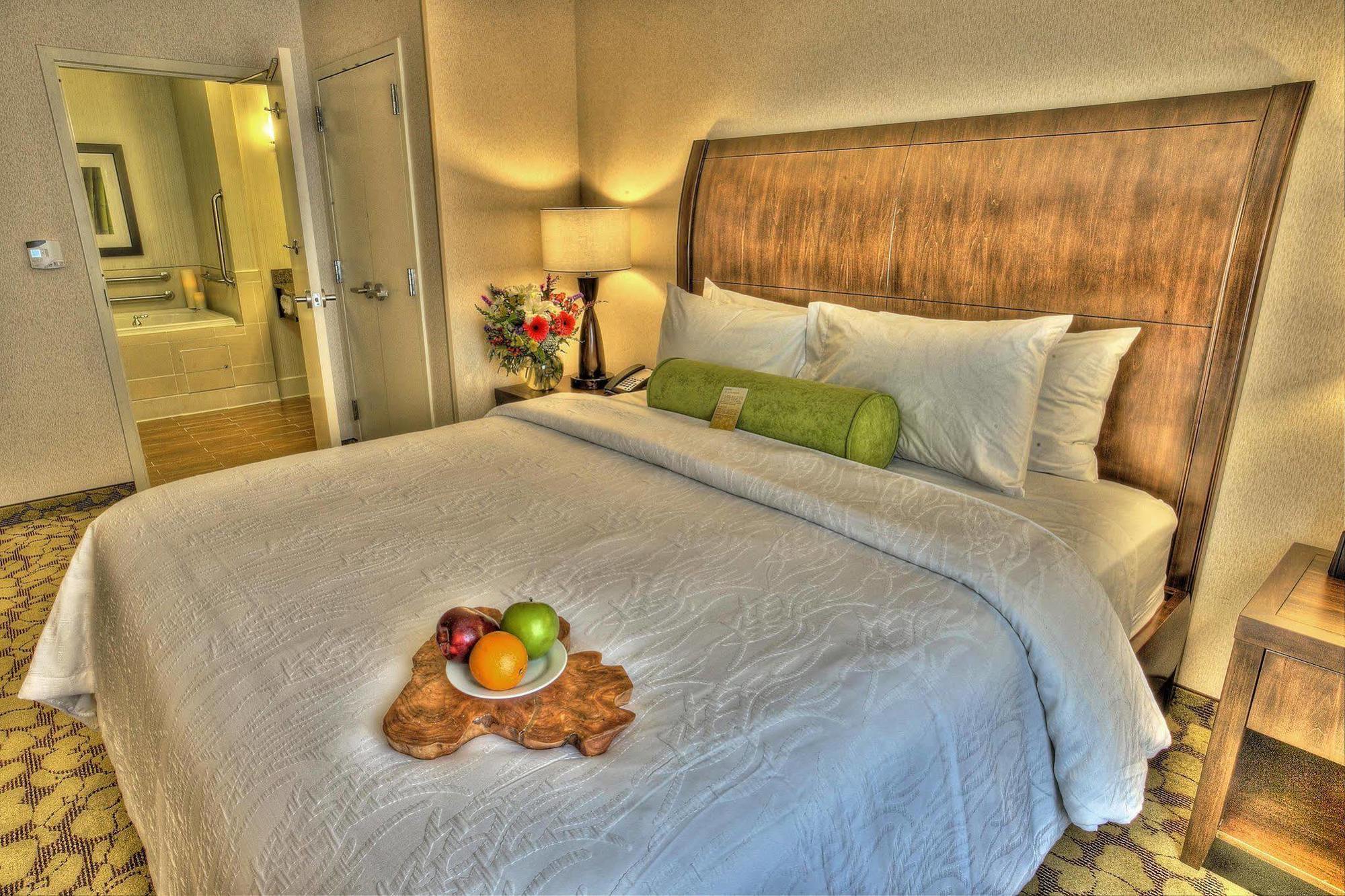 Hilton Garden Inn Stony Brook Eksteriør billede