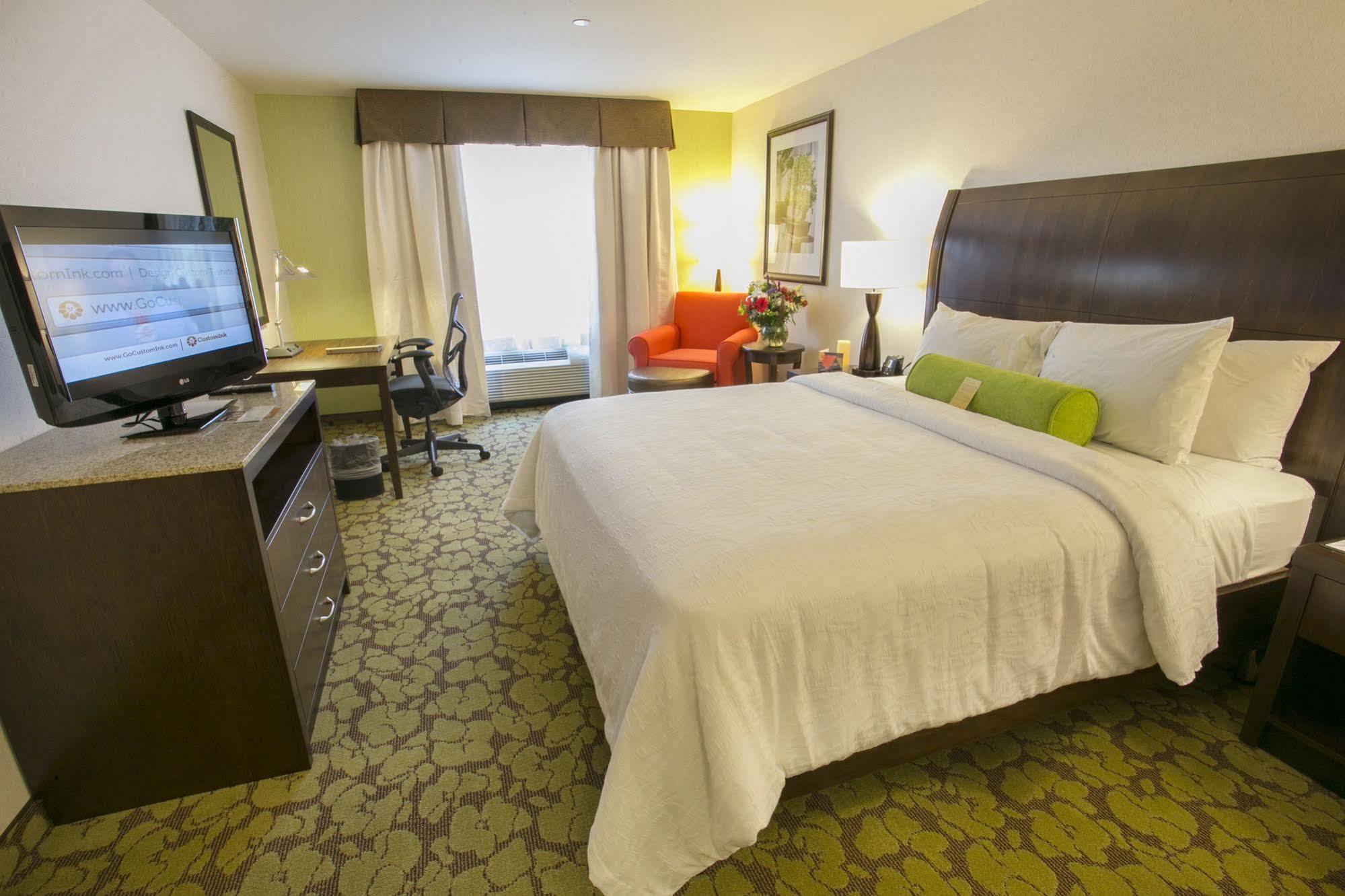 Hilton Garden Inn Stony Brook Eksteriør billede