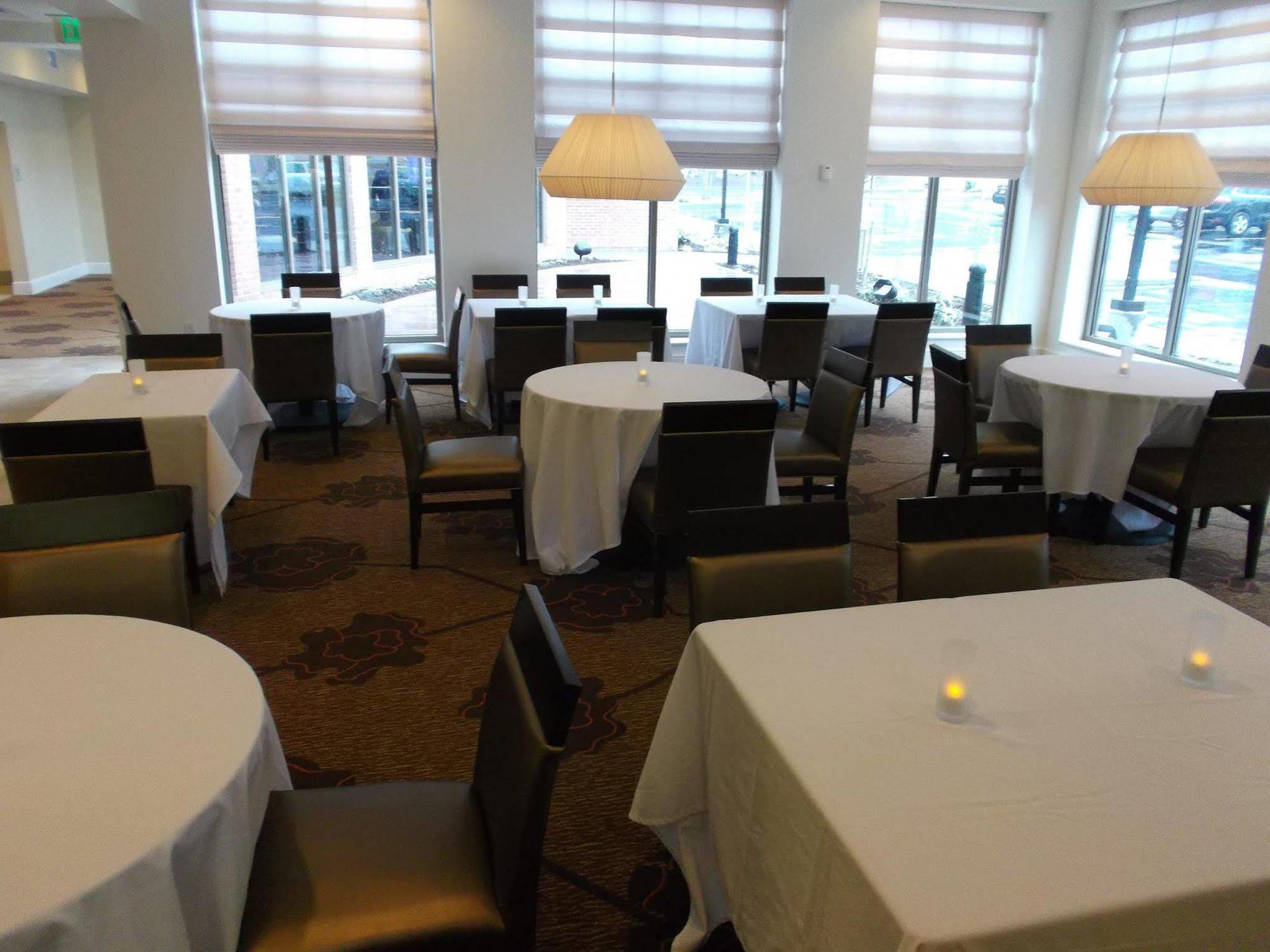 Hilton Garden Inn Stony Brook Eksteriør billede
